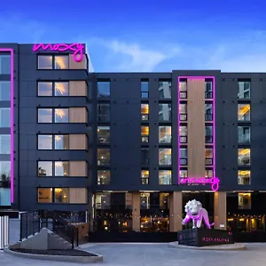 Moxy Downtown **** Halifax